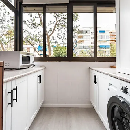 Perfect Location 3 Bedrooms 2 Bath, Parking, Pool Apartment Fuengirola