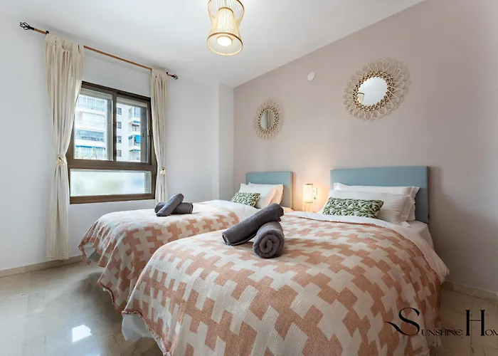 Perfect Location 3 Bedrooms 2 Bath, Parking, Pool Fuengirola