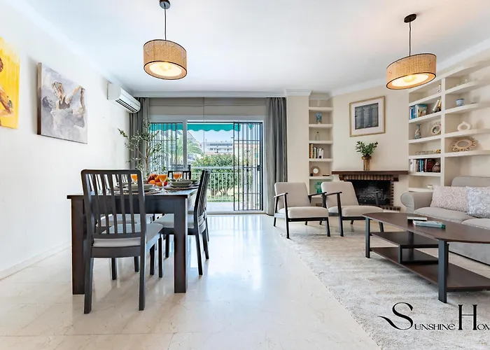 Perfect Location 3 Bedrooms 2 Bath, Parking, Pool *