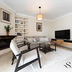 Perfect Location 3 Bedrooms 2 Bath, Parking, Pool