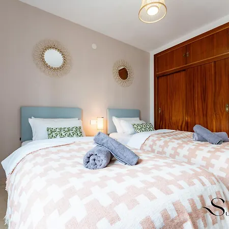 Perfect Location 3 Bedrooms 2 Bath, Parking, Pool فوينخيرولا