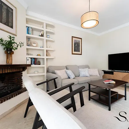 Appartement Perfect Location 3 Bedrooms 2 Bath, Parking, Pool *