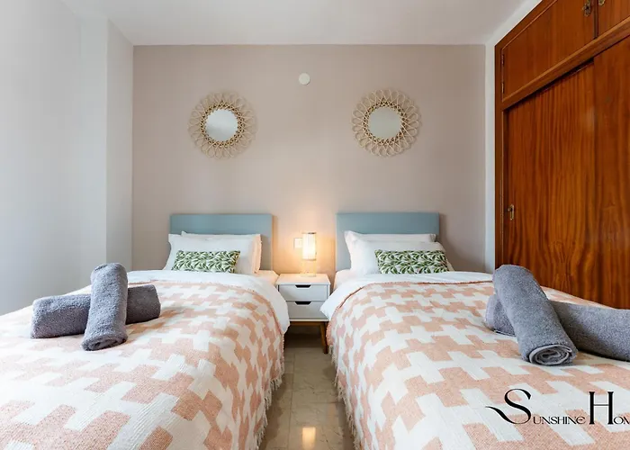 Perfect Location 3 Bedrooms 2 Bath, Parking, Pool * Fuengirola