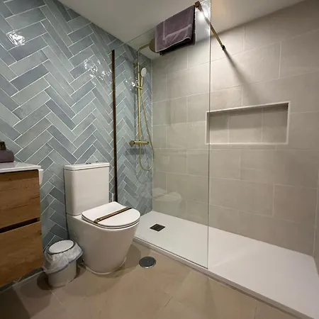 Perfect Location 3 Bedrooms 2 Bath, Parking, Pool