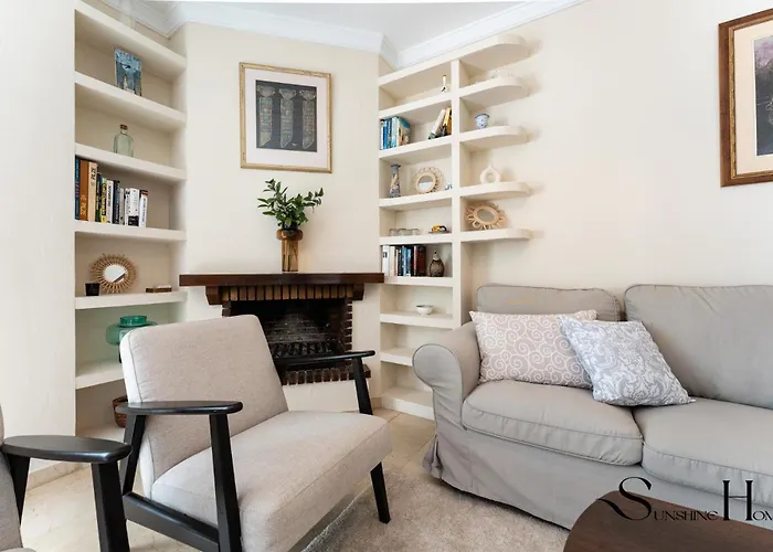 Perfect Location 3 Bedrooms 2 Bath, Parking, Pool *