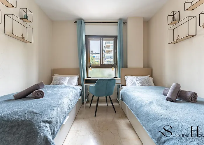 Perfect Location 3 Bedrooms 2 Bath, Parking, Pool