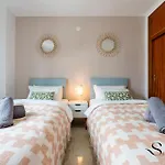 Perfect Location 3 Bedrooms 2 Bath, Parking, Pool * Fuengirola