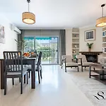 Perfect Location 3 Bedrooms 2 Bath, Parking, Pool *